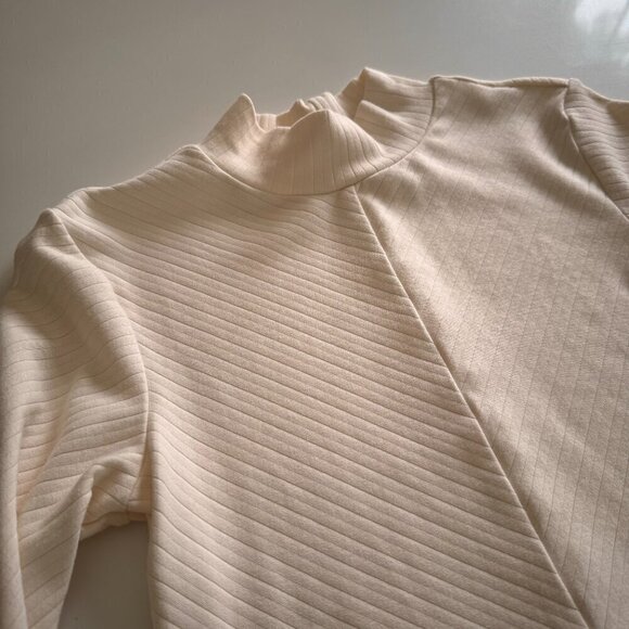 Knix Bodysuit- Cream- Slimming- Mock Neck- Snap Womens- M - Picture 4 of 9